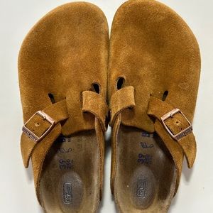 Suede birkenstock / size 8-8.5 .. regular width